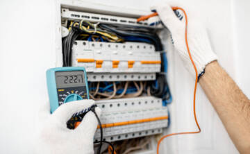 installing-or-repairing-electrical-panel-JJG4WWU.jpg